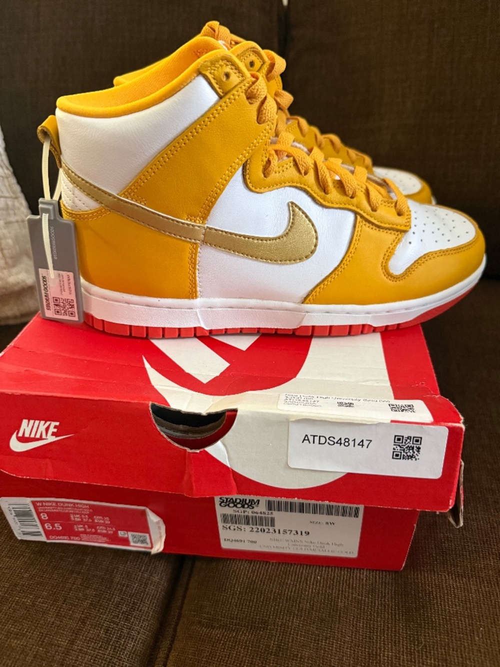 New WMNS Nike Dunk High Size 8 University Gold (DQ4691-700)
